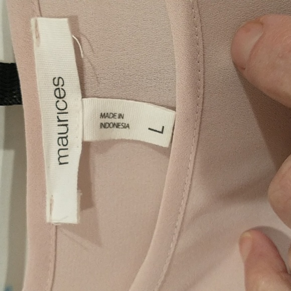 ⛵ 5/$15 Maurices Women's Blush Pink Top - Picture 3 of 6